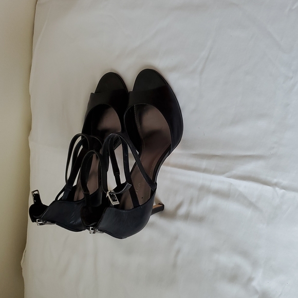 Shoes - Picture 2 of 4